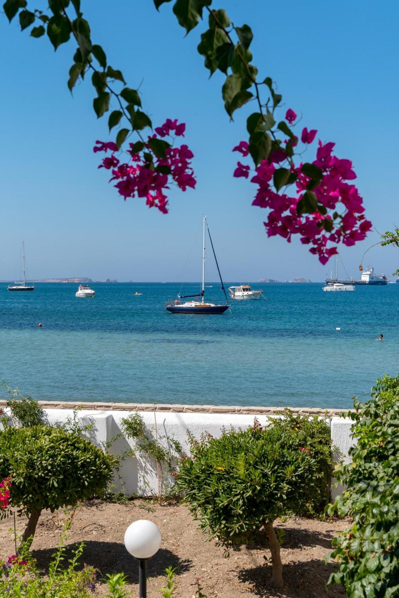 Irene Hotel - Beachfront Parikia  Bagian luar foto